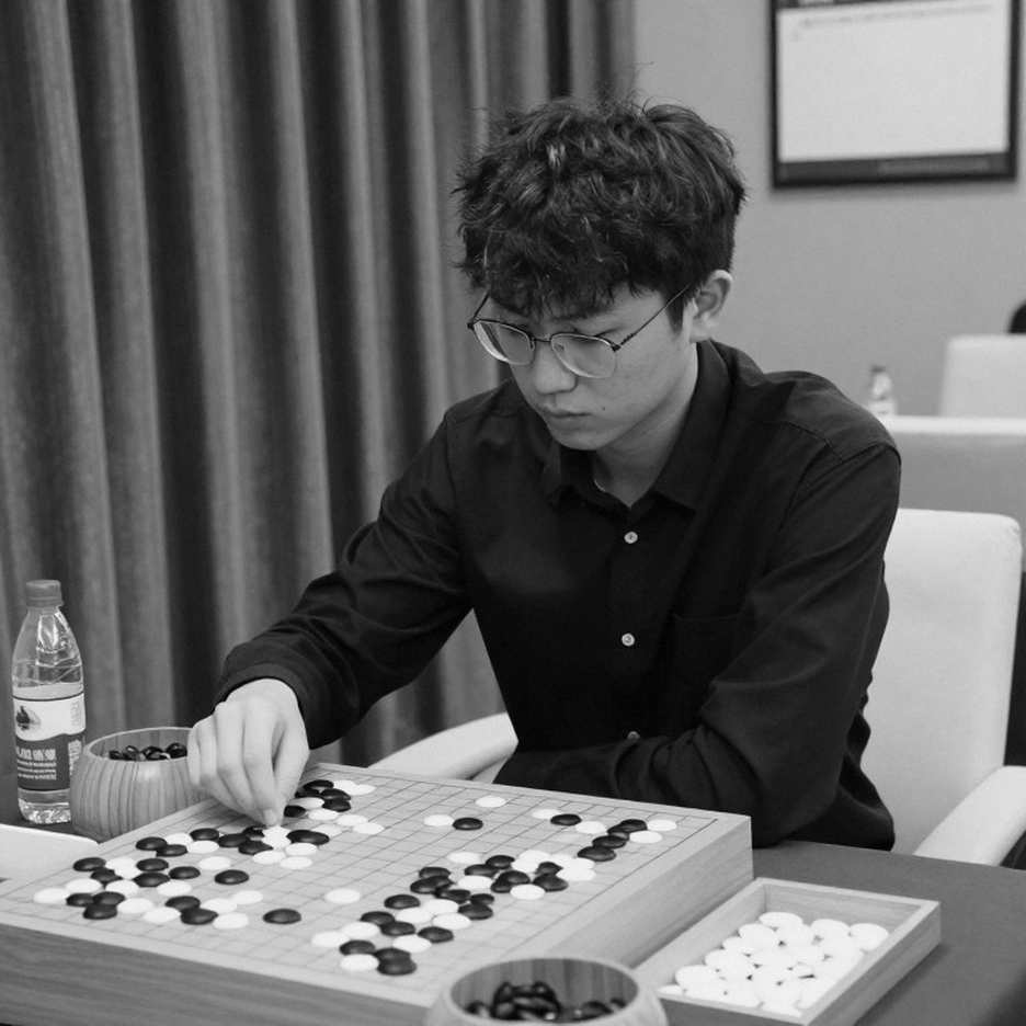 Hai chữ bị bỏ lại trong câu nói của Carlsen về AI